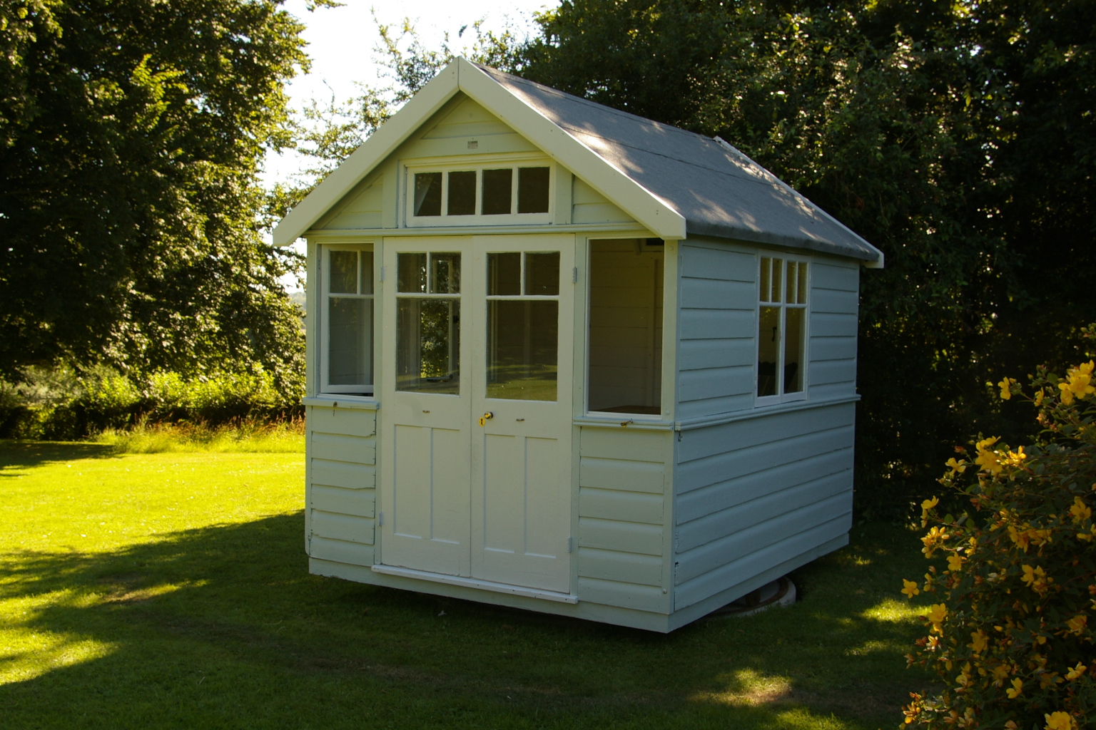 Boulton and Paul Revolving Summerhouse Mongers