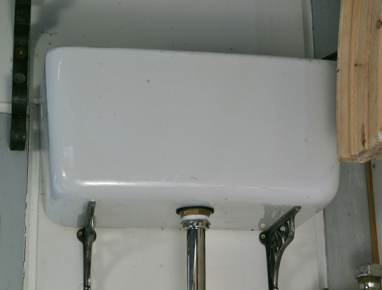 Ceramic High Level Cistern Mongers