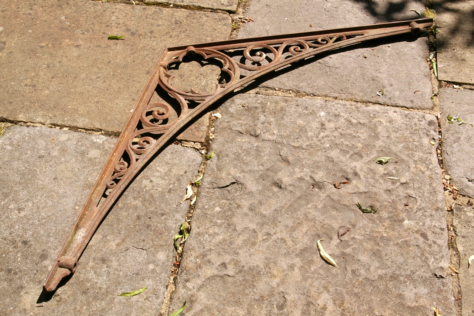 Greenhouse Brackets Mongers