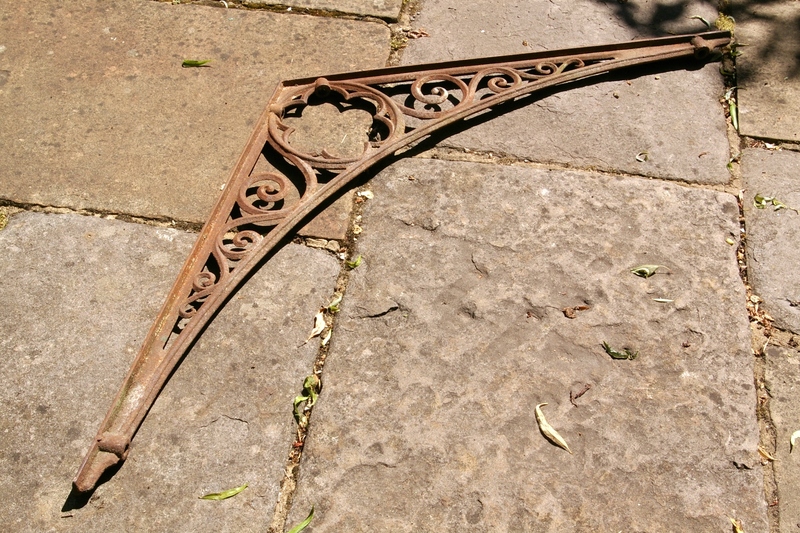 Greenhouse Brackets Mongers