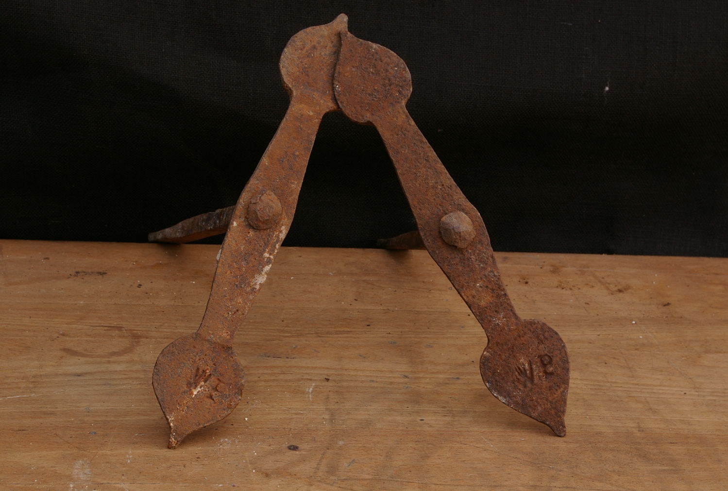 Pair Wall Tie Plates Mongers