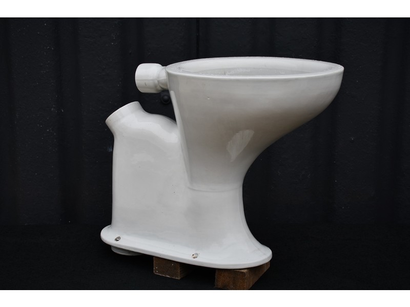 Antique and reclaimed toilet, lavatory, loo pans Mongers