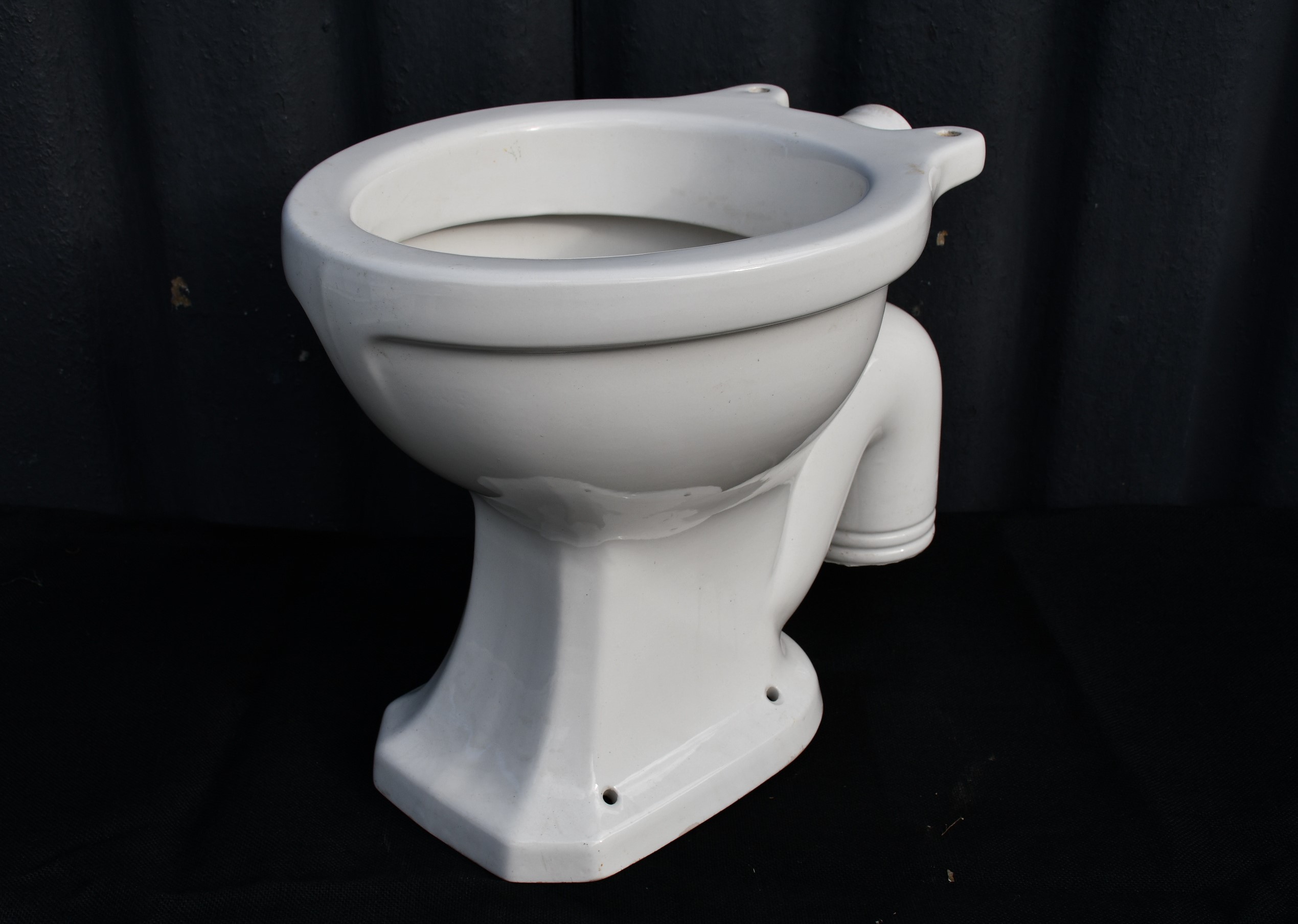 Reclaimed Toilet Pan Mongers