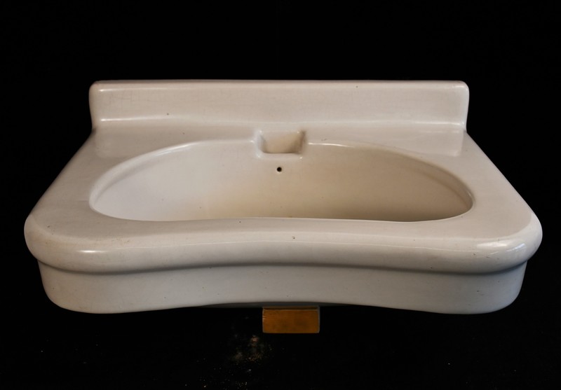 Large Basin with Concave Front