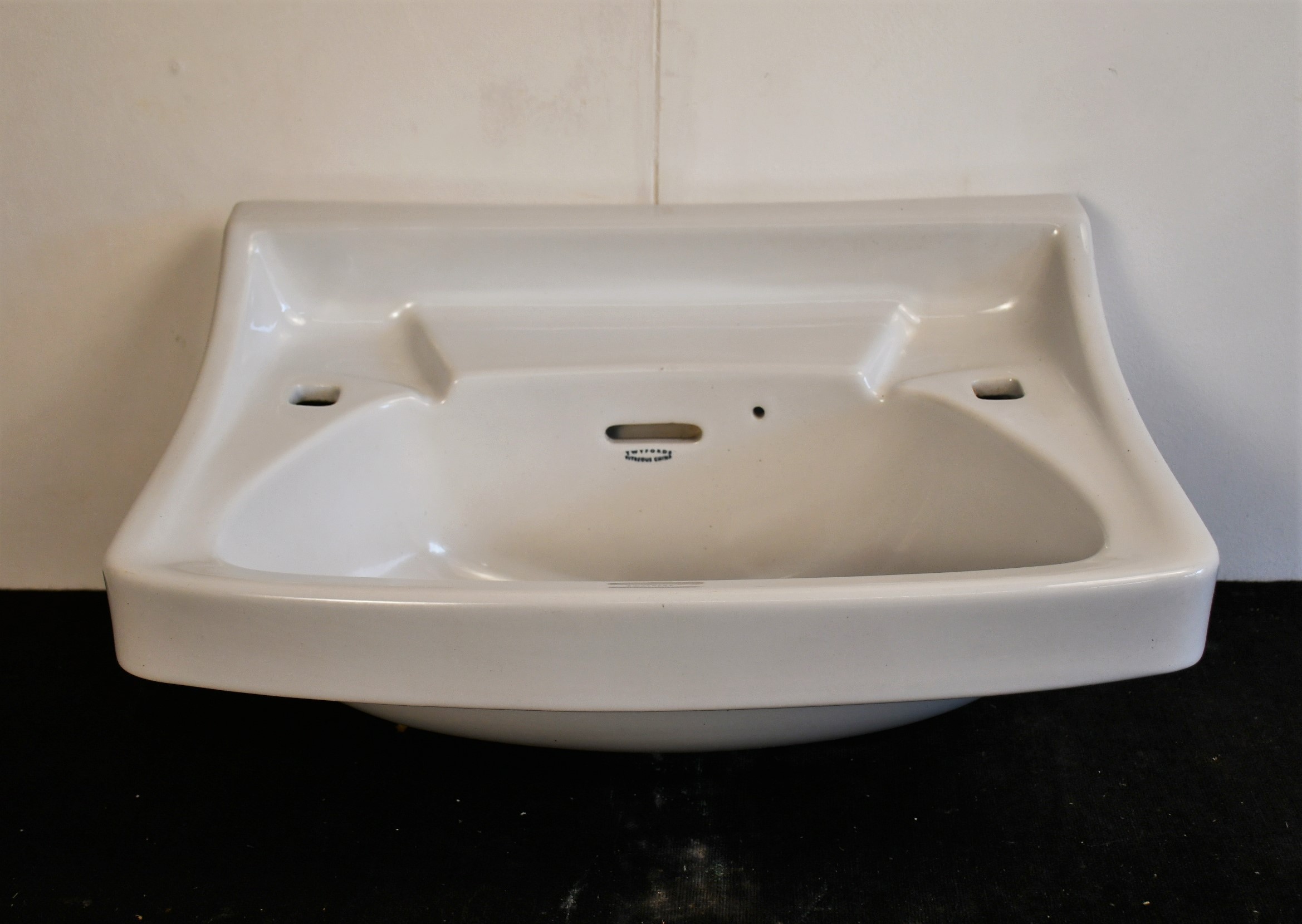 Vintage Basins Mongers
