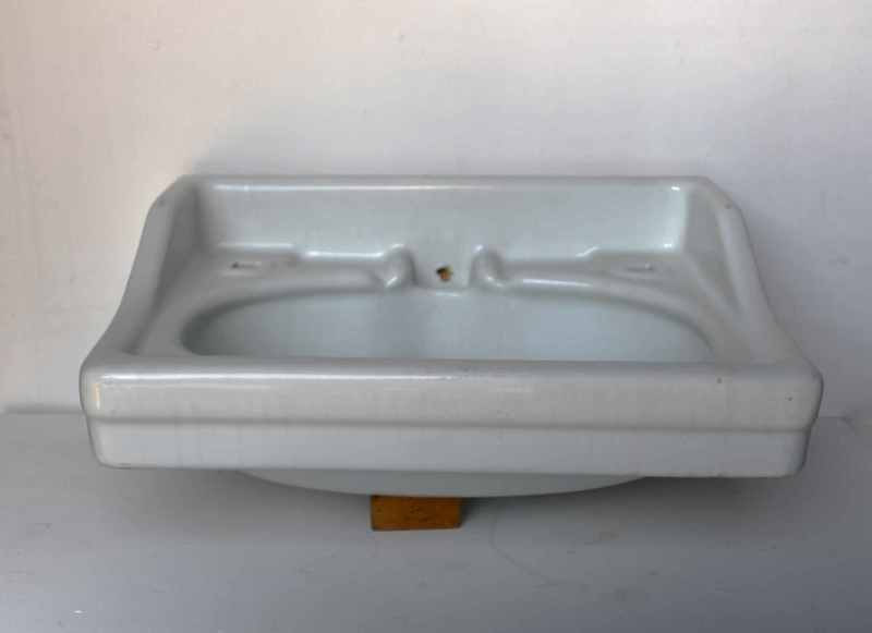 Rolled Edge Fireclay Basin