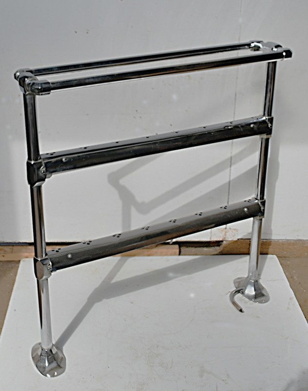 Chrome Loop Top Towel Rail
