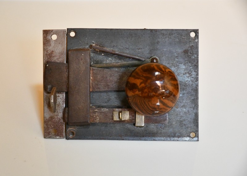 Bow Latch with Ceramic Knobs