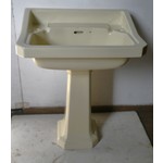 Primrose Basin on Pedestal