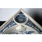 Blue and White Corner Basin