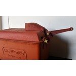 Mignon Cast Cistern