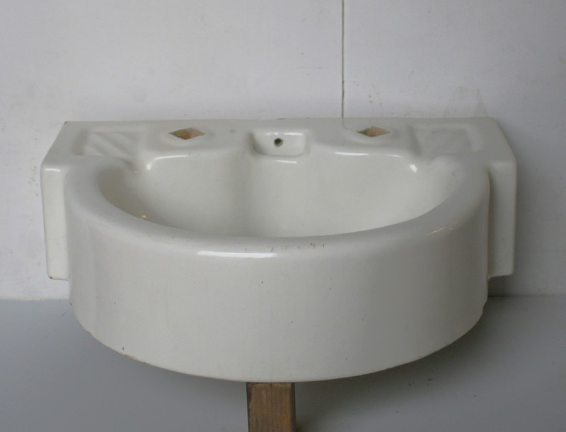 Bow Front Fireclay Cloakroom Basin