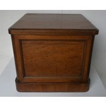 Mahogany Thunderbox WC.