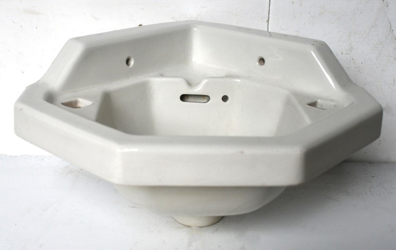 Small Corner Basin